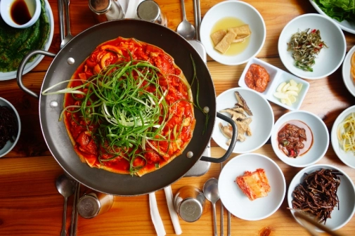 Spicy pork & ssam (Jeju Island, South Korea)