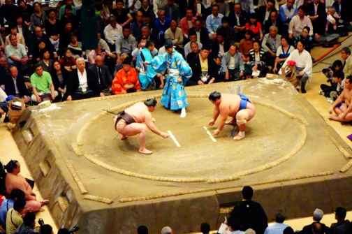 A Makuuchi bout, Grand Sumo Tournament, September 26, 2013